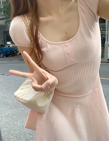 pembe elbise