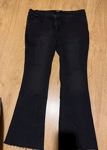 LC Waikiki Siyah Denim Flare Pantolon Siklik Ve Rahatlik Bir Arada