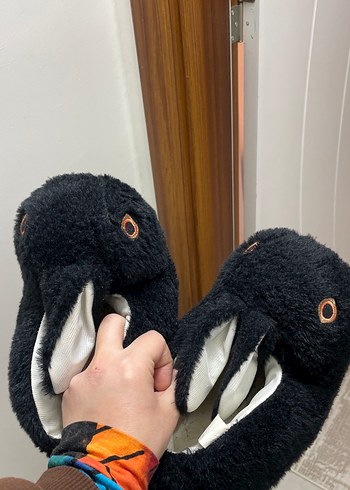 Kız Siyah Leopar Desenli Kürklü Sıcak Terlik - Görsel 3