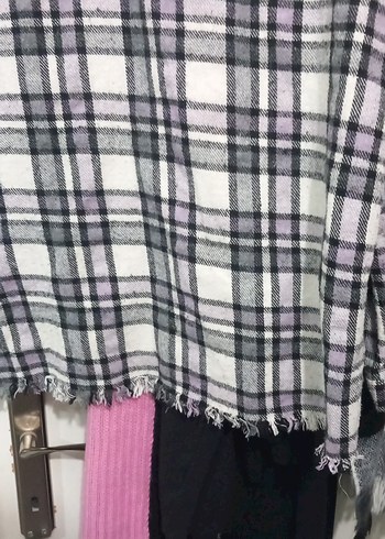 Gri mor beyaz desenli Düğmeli Uzun Kollu Kadın Gömlek - Görsel 4