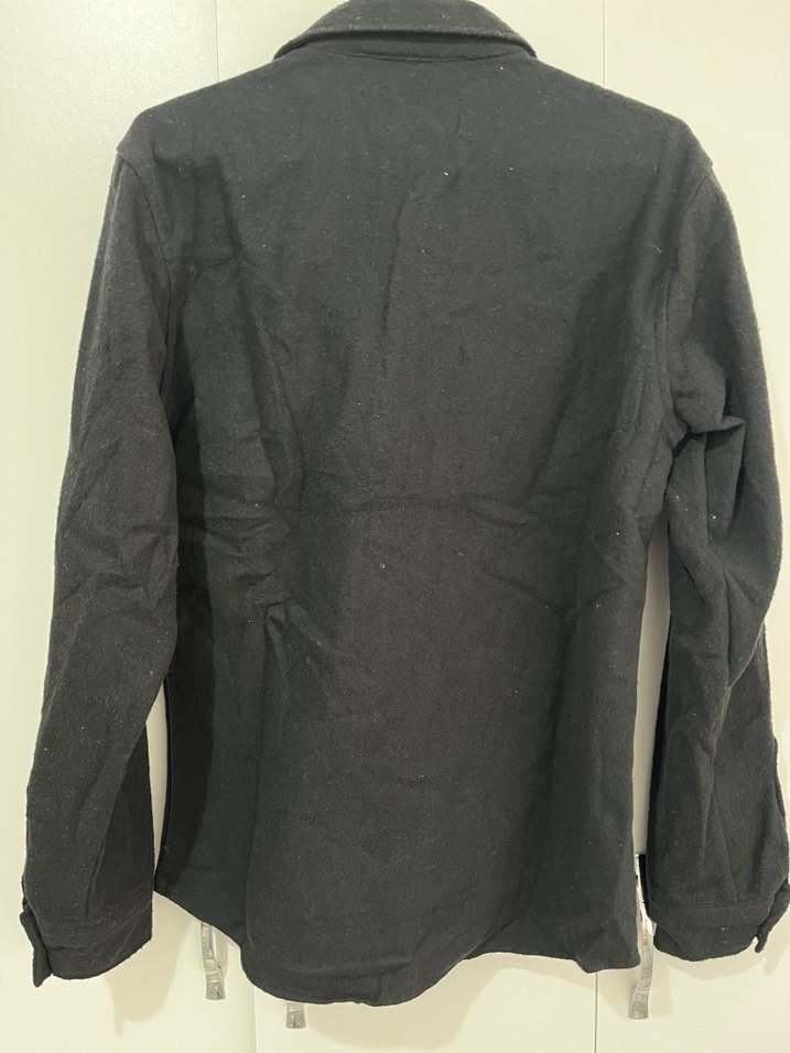 Siyah Düğmeli Erkek Gömlek - Görsel 2