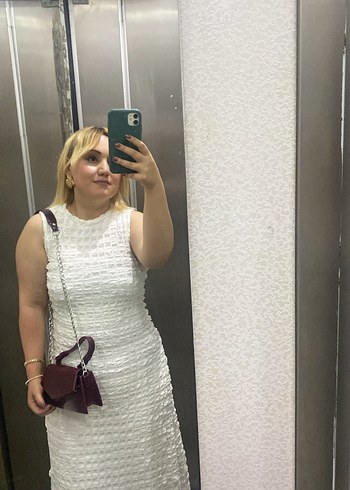 Beyaz Midi Sade Kolsuz Elbise