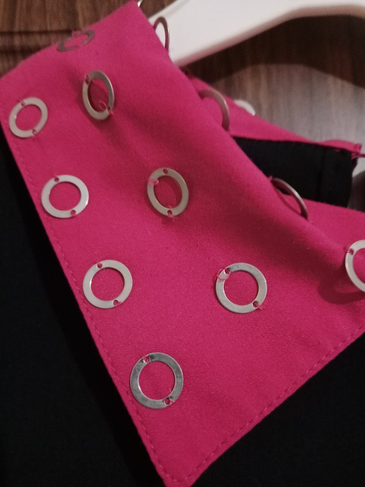 Uzun Kollu, Pembe Yaka Detaylı Siyah Gotik Tunik - Görsel 2