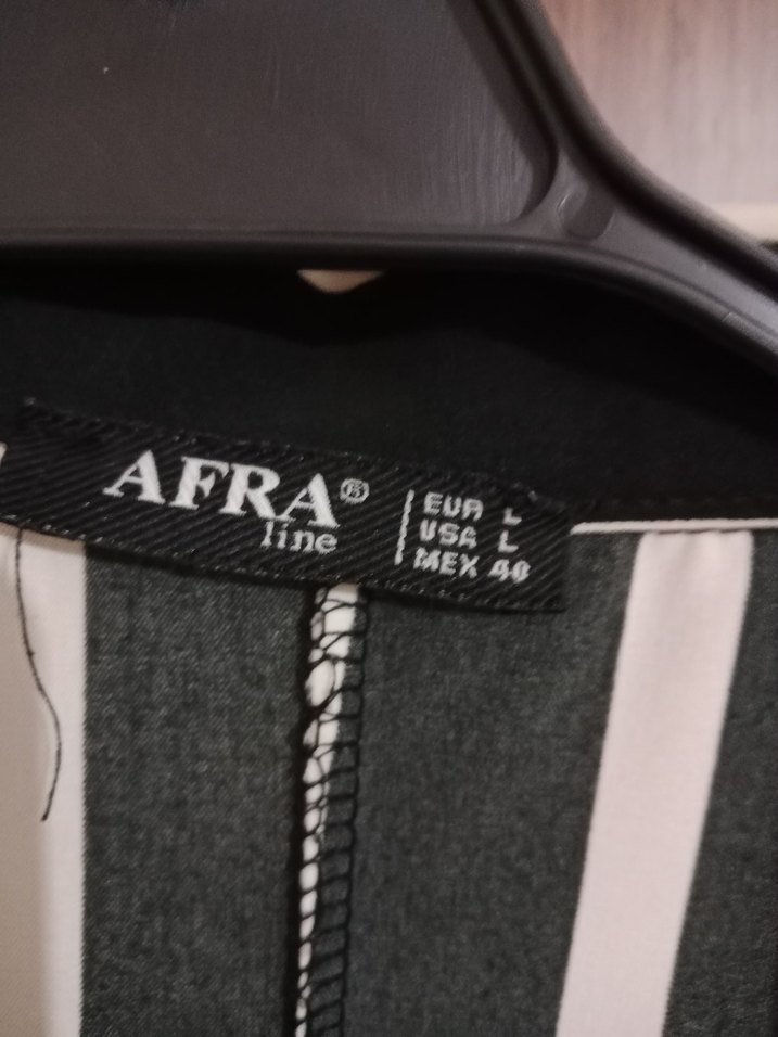 Siyah Beyaz Çizgili Kadın Yelek - Görsel 3