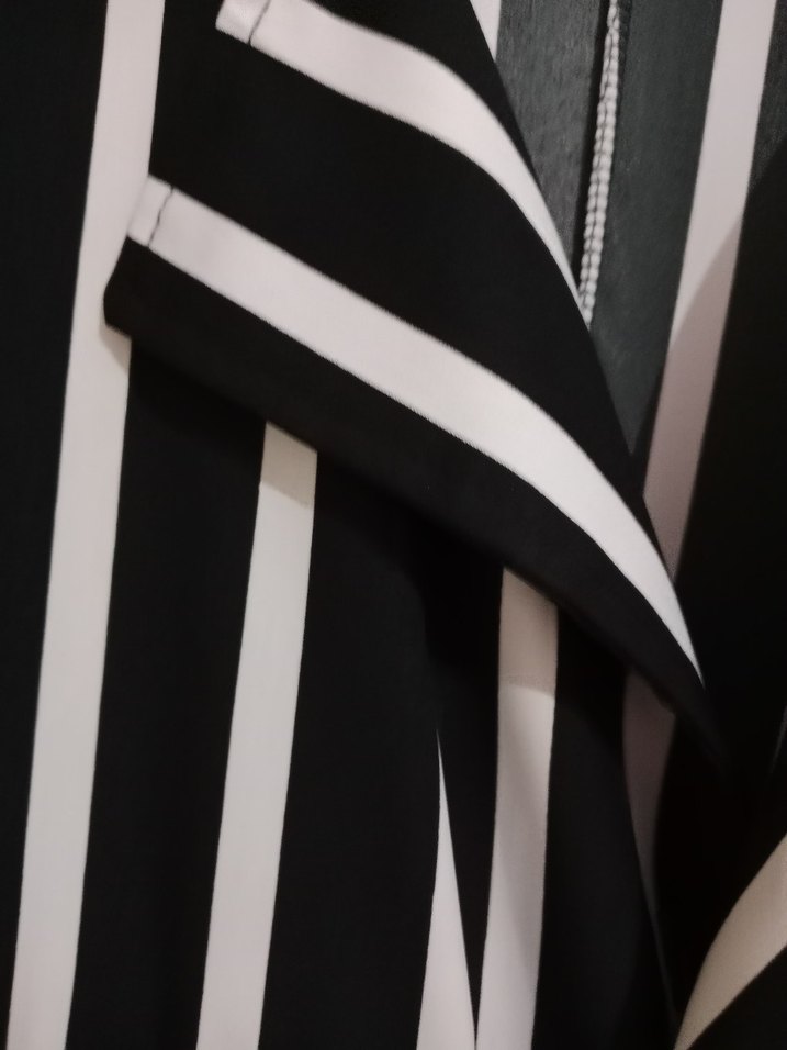 Siyah Beyaz Çizgili Kadın Yelek - Görsel 2