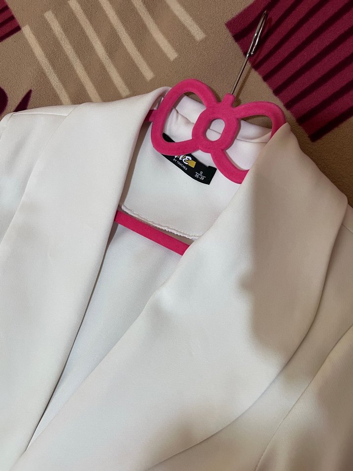 Beyaz Uzun Kollu Kadın Ceket - Görsel 2