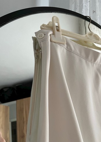 Beyaz Midi Dökümlü Kadın Etek - Görsel 3