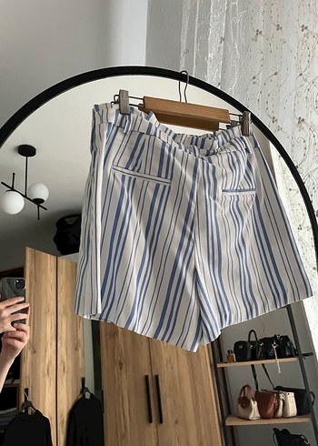 Mavi Çizgili Pilili Mini Şort - Görsel 2