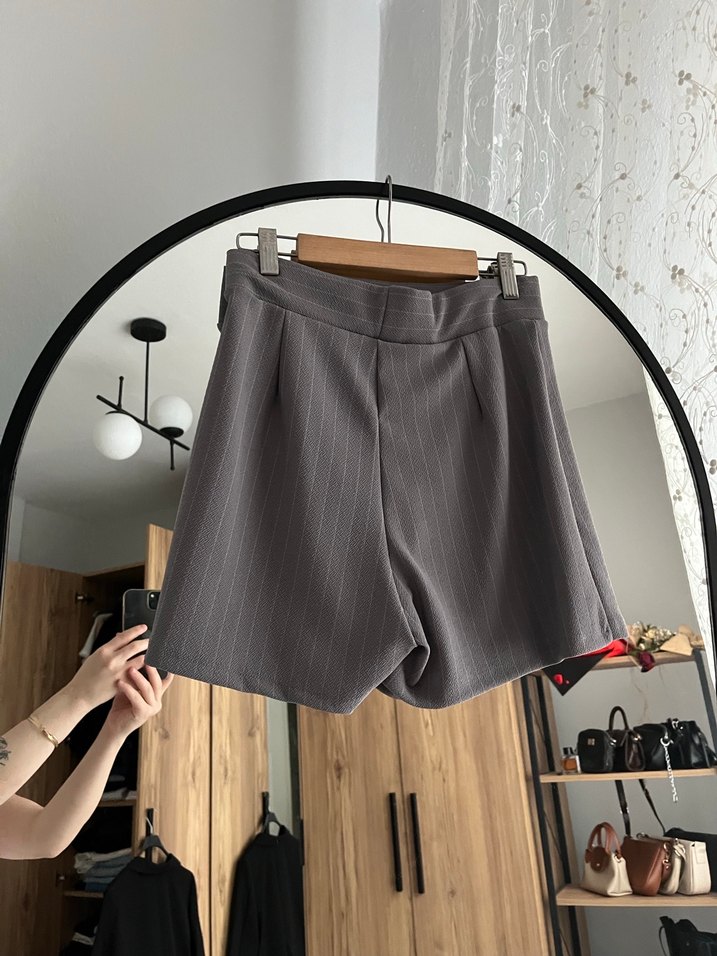 Gri Pilili Mini Etek - Görsel 2