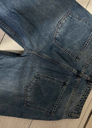 Kadın Gri Renk Yırtık Bol Kesim Kot Pantolon - Görsel 2