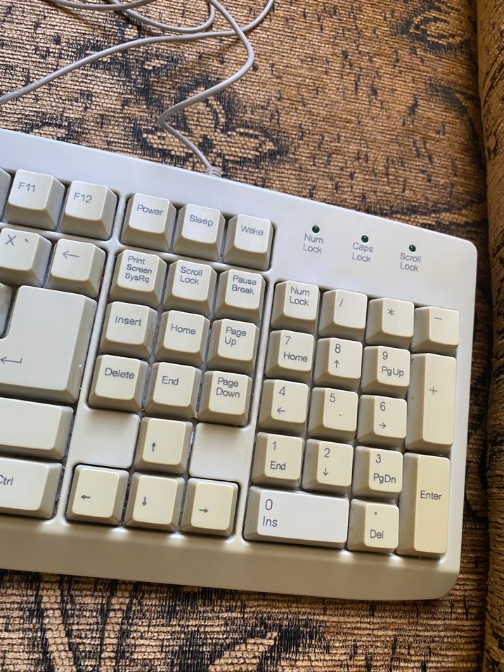 Vintage/Retro klavye. F klavyedir, sorunu yok göründüğü gibi - Görsel 3