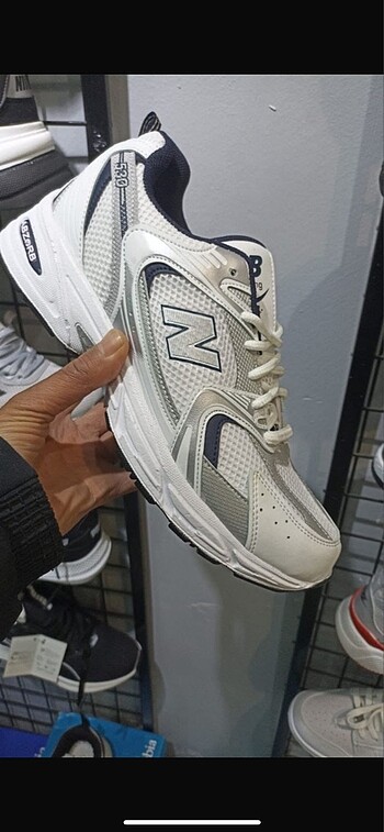 New Balance Sıfır etiketli