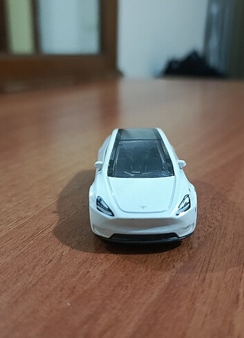  Beden Tesla model Y