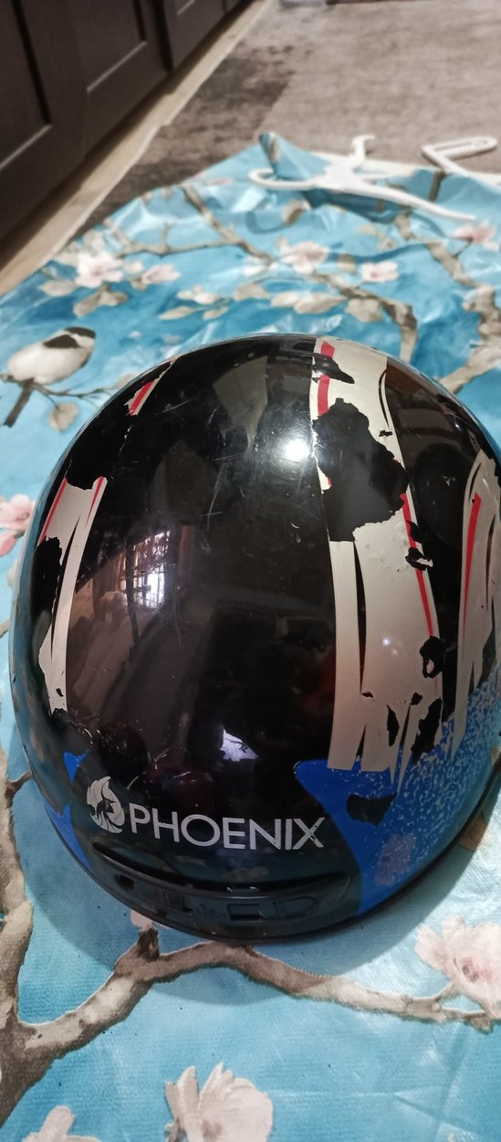 Parlak Siyah Baskılı Motosiklet Kaskı - Görsel 2