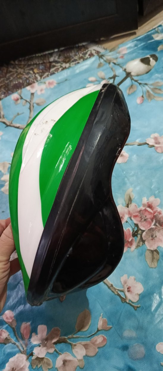 Yeşil Beyaz Baskılı Bisiklet Kaskı - Görsel 2