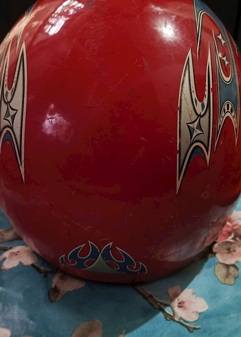 Parlak Kırmızı Baskılı Motosiklet Kaskı - Görsel 3