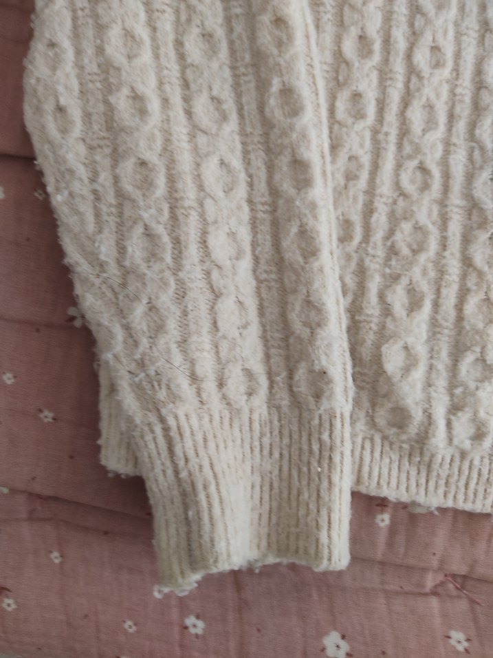 Beyaz Boğazlı Örgü Kazak - Görsel 4