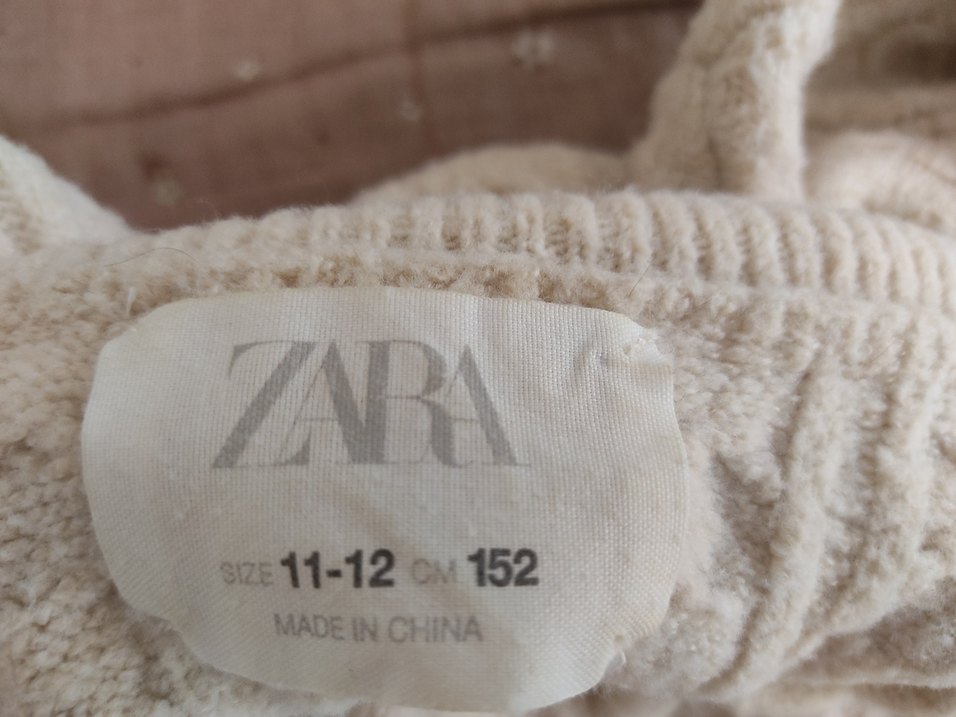 Beyaz Boğazlı Örgü Kazak - Görsel 2