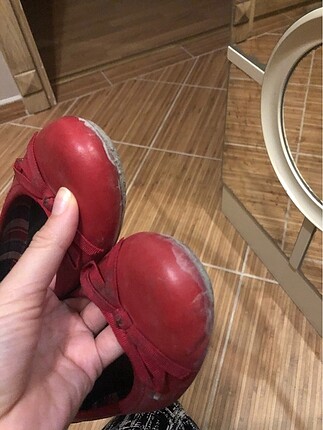 37 Beden Kırmızı çok rahat babet