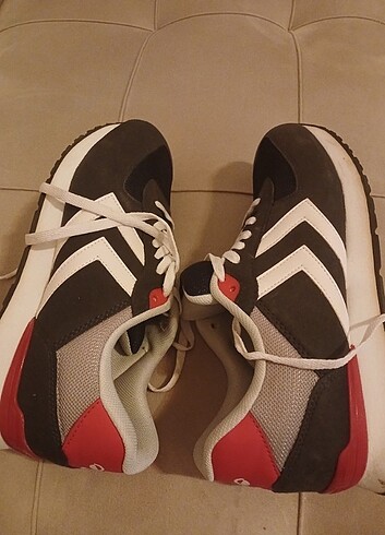 42 Beden Hummel erkek spor ayakkabı 