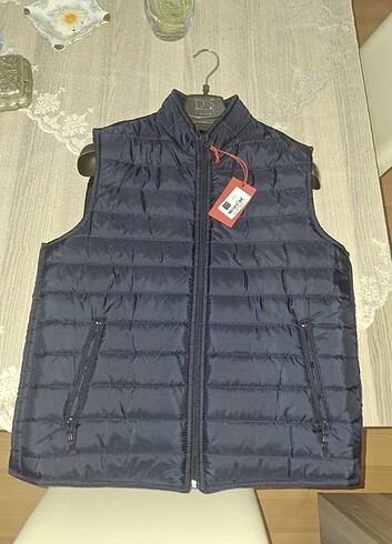 Hiç giyilmemiş yelek mont