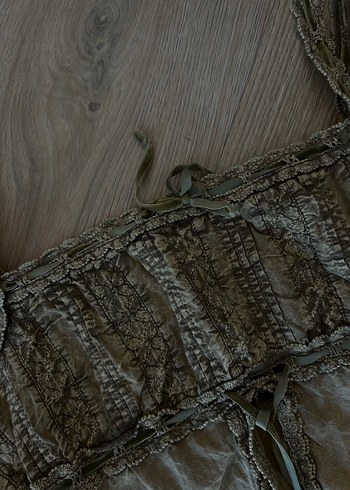 Nakışlı Dantel Detaylı Keten Bustiyer - Görsel 3