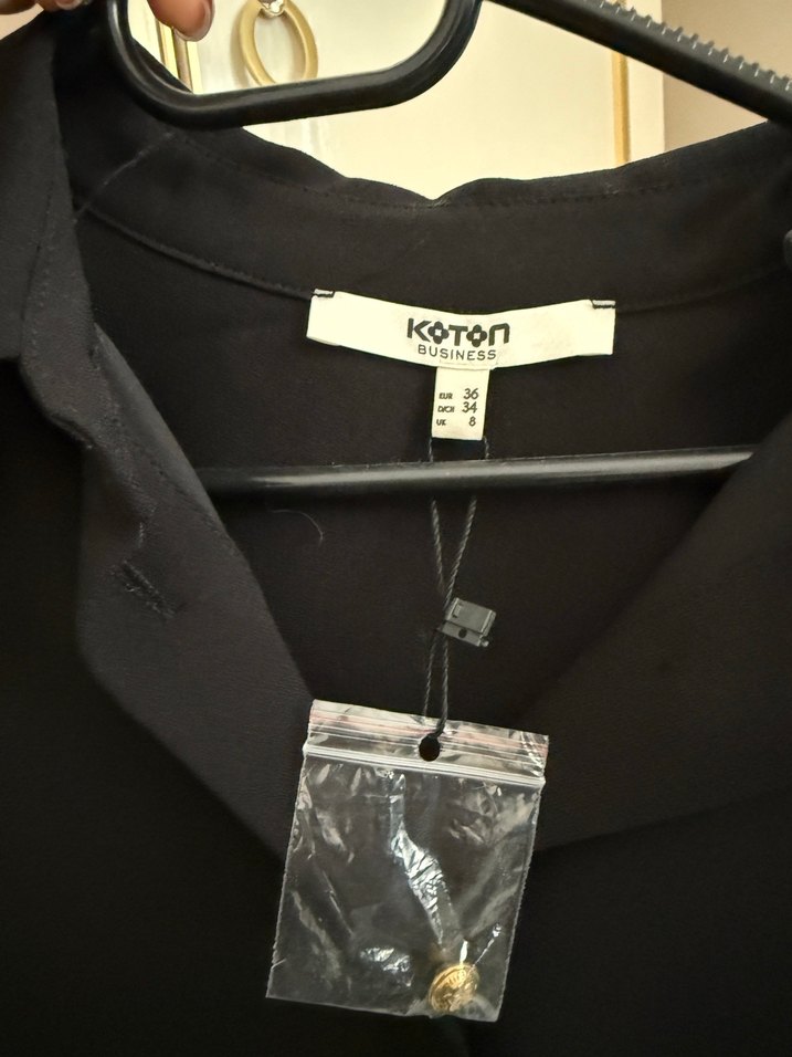 Düğmeli Siyah Midi Ofis Elbisesi - Görsel 2