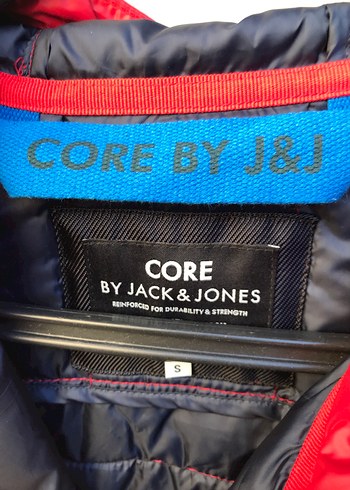 Kadın Kırmızı Fermuarlı Kış Montu - Görsel 2