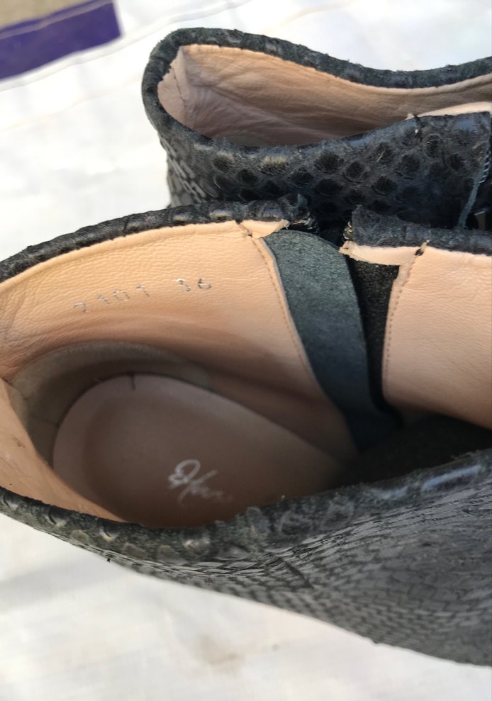 Siyah Yılan Derisi Desenli Dolgu Topuklu Bot - Görsel 4