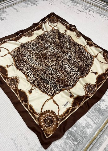 Aker leopar desenli eşarp - Görsel 2