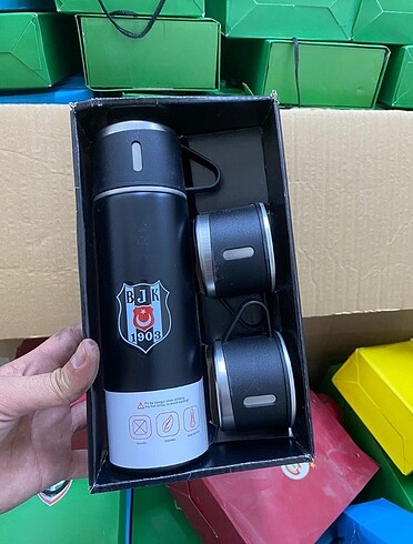  Beden Üç bardaklı termos