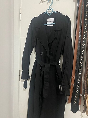 BERSHKA trenç
