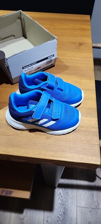 25 Beden Adidas Spor Ayakkabı