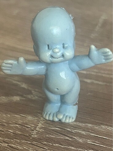 Beden Les Baby 1990 lat