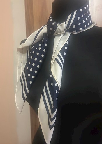 Klasik Lacivert Beyaz Fular - Görsel 2