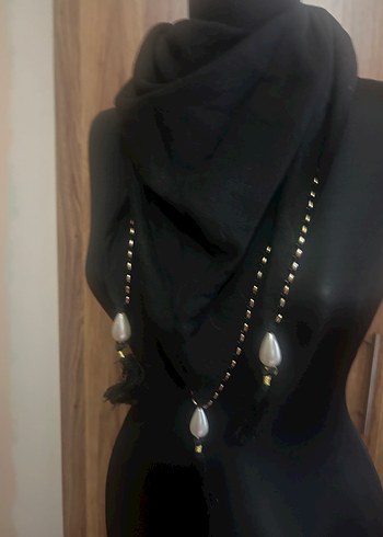 Siyah İnci ve Püsküllü Fular - Görsel 5