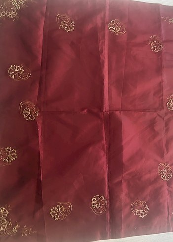 İşlemeli Bordo Masa Örtüsü - Görsel 4