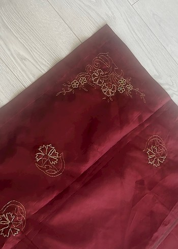 İşlemeli Bordo Masa Örtüsü - Görsel 8