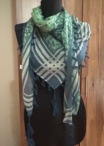 Yeşil püskullu Fular - Görsel 3