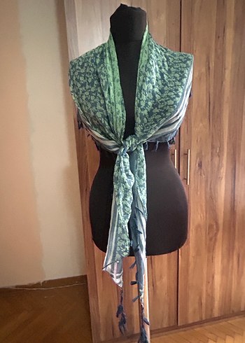 Yeşil püskullu Fular - Görsel 4