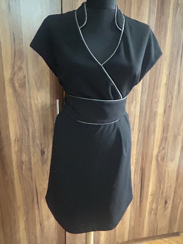 Kemer Detaylı V Yakalı Siyah Kadın Elbise - Görsel 5