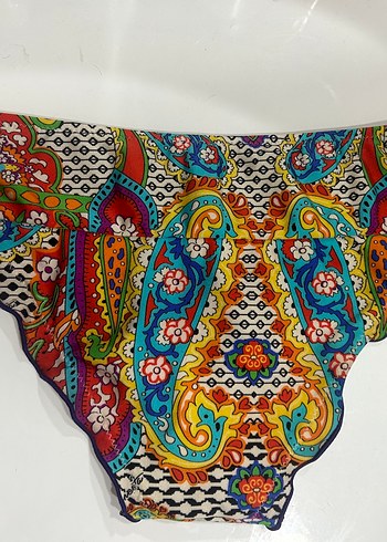40 Beden Bonesta Püaküllü Bikini Altı