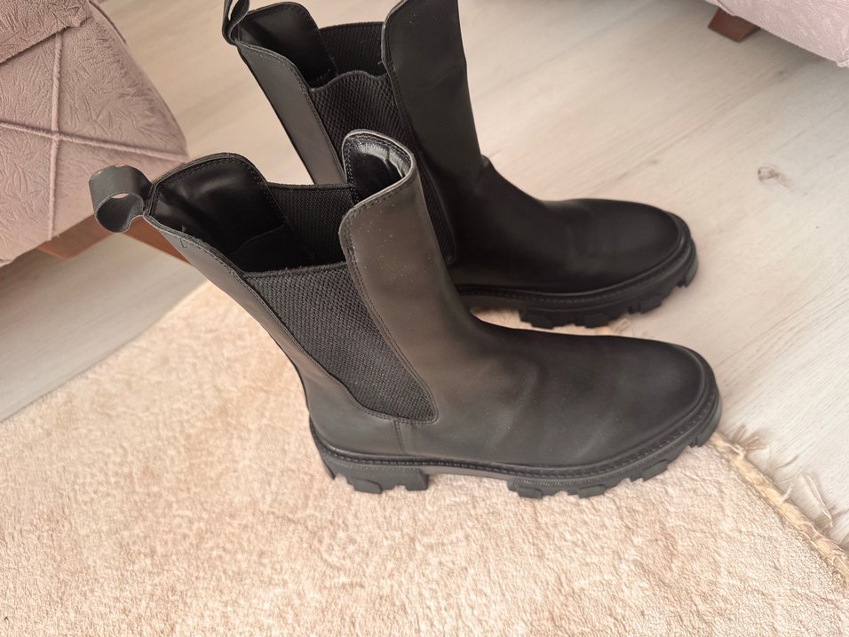 Siyah Deri Kadın Bot, Tokalı, Topuklu sıfır ürün - Görsel 5