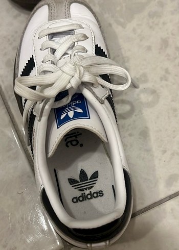 30 Beden adidas orjinal 1 kez giyildi