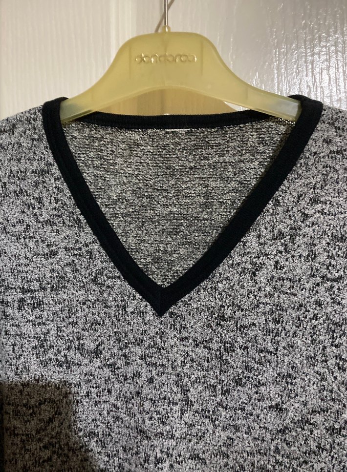 Gri V Yaka Uzun Kollu Kadın İnce Triko - Görsel 3