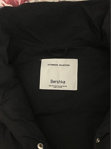Bershka Siyah Şişme Yelek