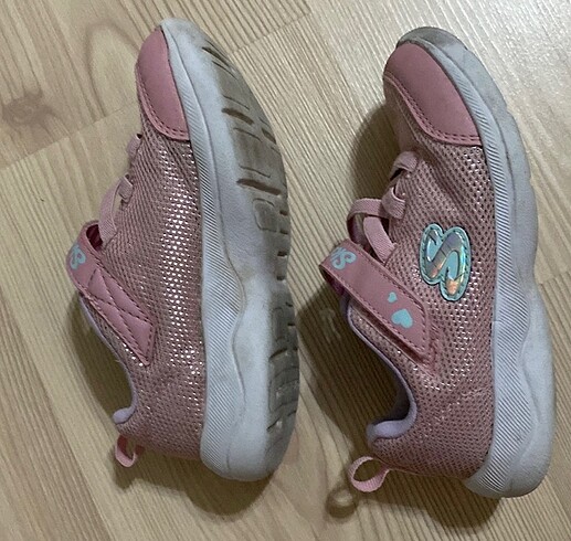 26 Beden pembe Renk Skechers marka spor ayakkabı