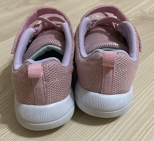 26 Beden Skechers marka spor ayakkabı
