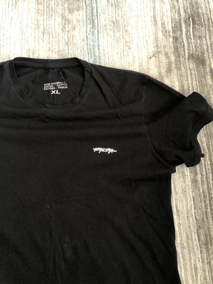 XL Siyah Tommy Hilfiger Tişört - Görsel 2