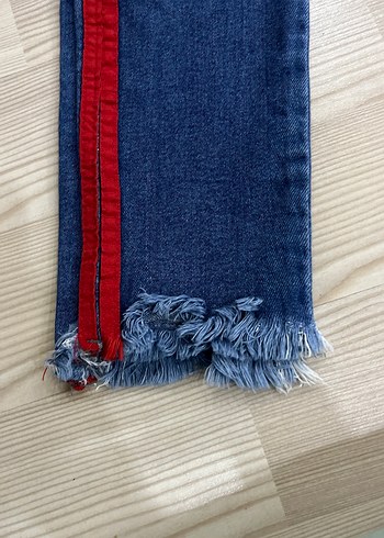 Kırmızı Şeritli Kadın Denim Pantolon - Görsel 2